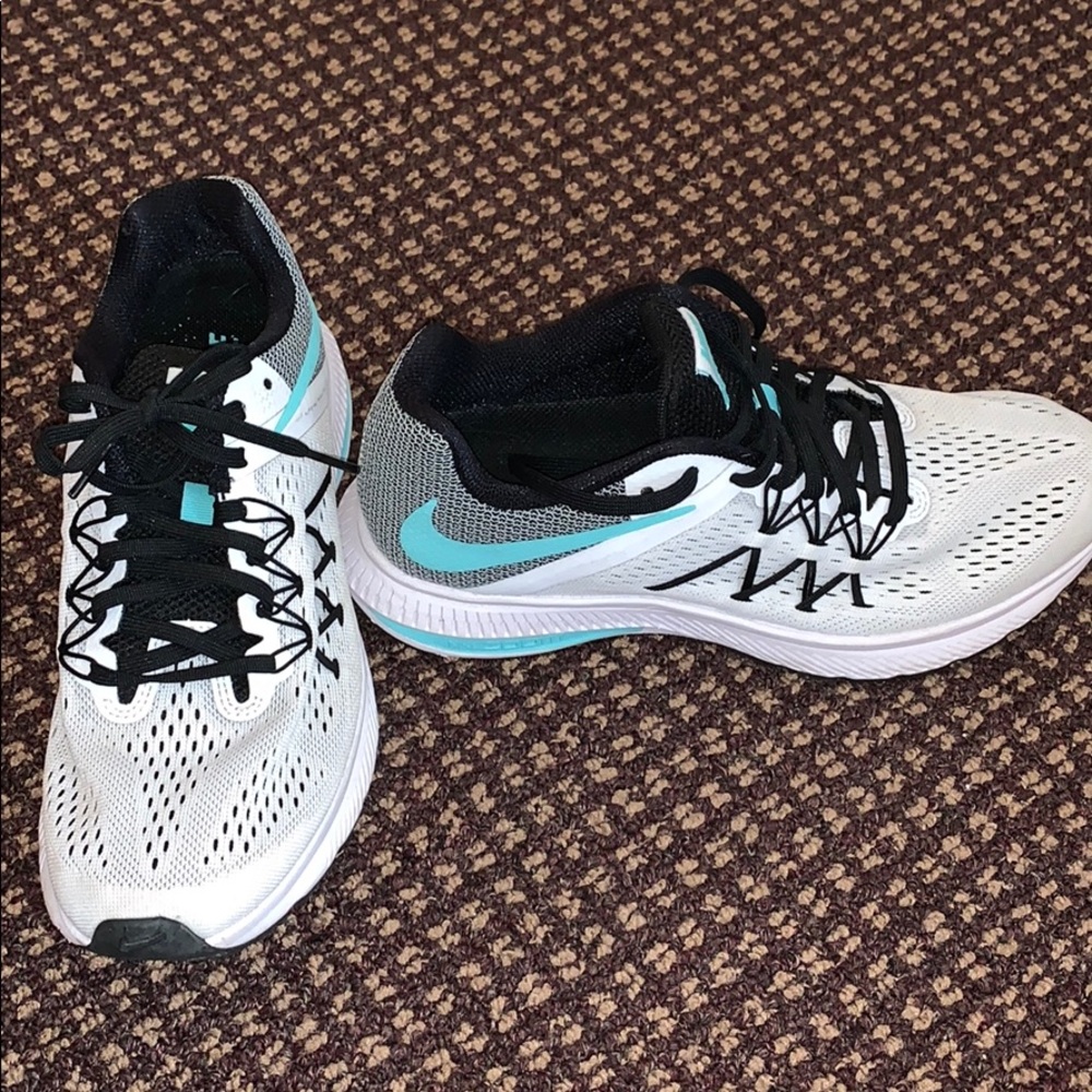 Nike tennis shoes
